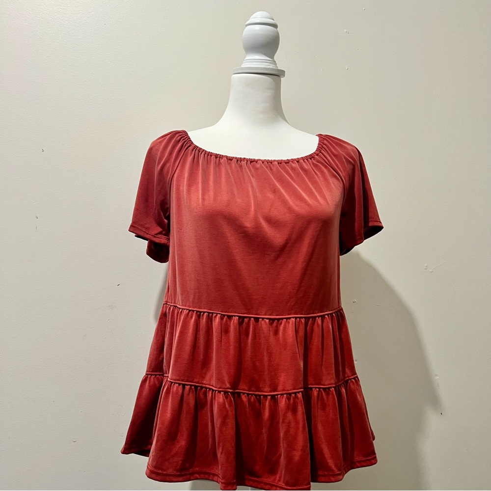 Green Envelope soft rust brown / red color top SZ: XS